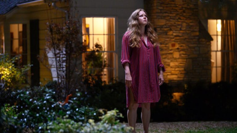 Amy Adams exprime son admiration pour ses partenaires canins lors de la première de « Nightbitch » à Toronto : « C'était fou »