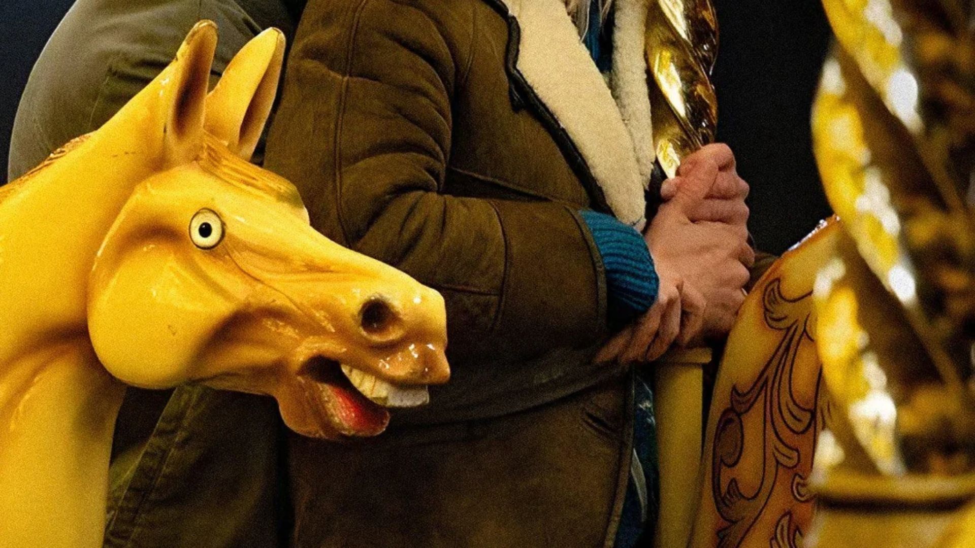 Andrew Garfield fait l'éloge du cheval qui a volé la vedette pour la promotion de We Live in