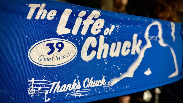 Critique de La vie de Chuck