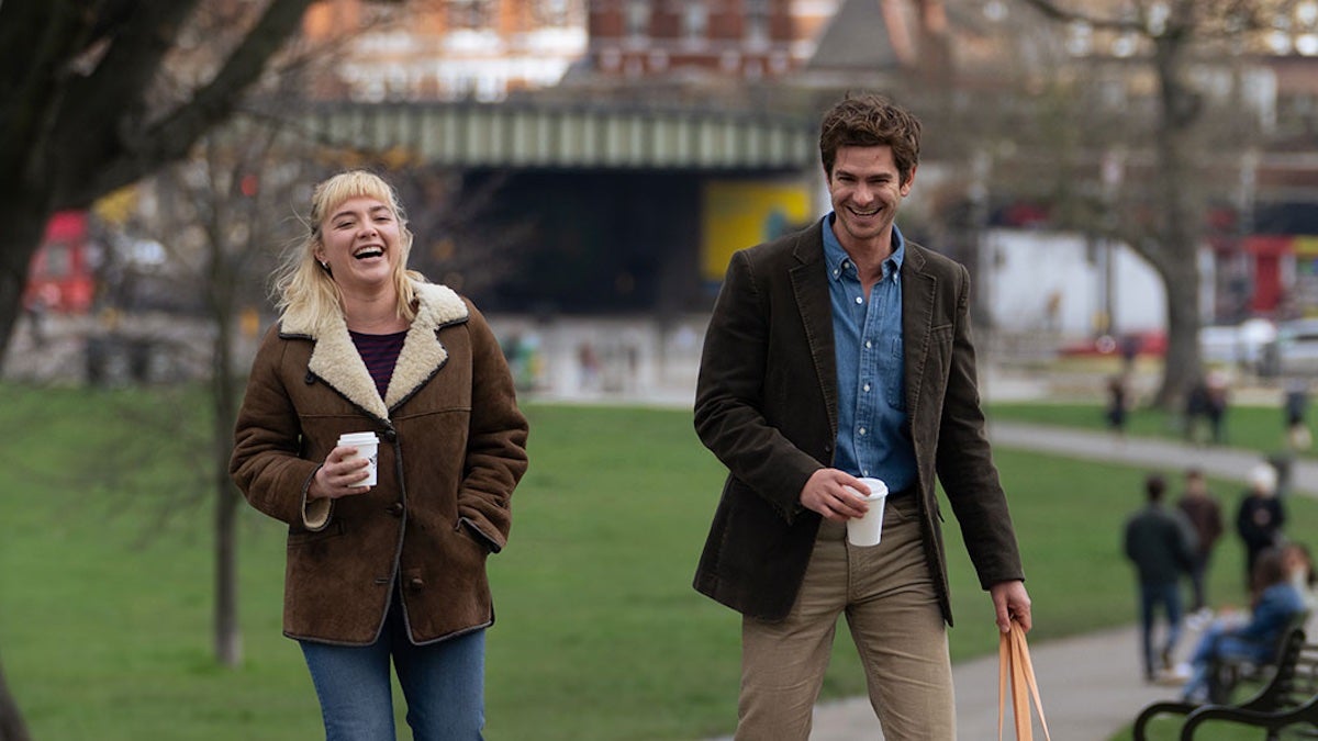 Critique de « We Live in Time » : Florence Pugh et Andrew Garfield forment un couple de cinéma parfait