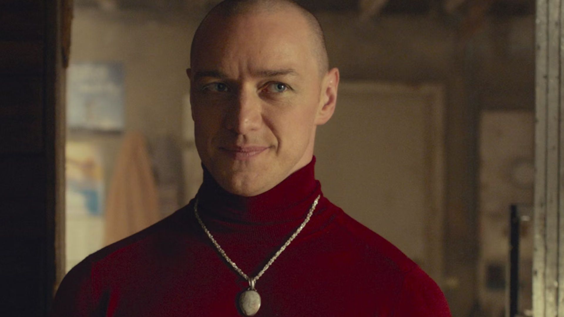 James McAvoy affirme que Joaquin Phoenix a également abandonné M. Night Shyamalan
