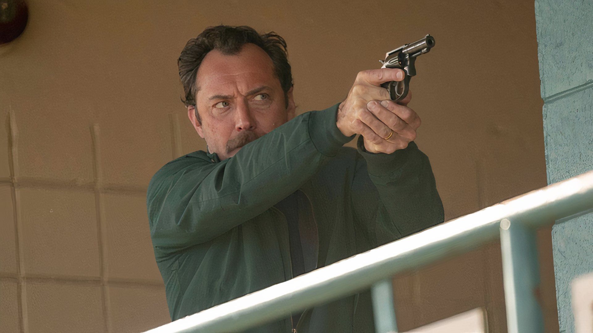 Jude Law estime que le thriller policier néo-nazi The Order est tristement pertinent