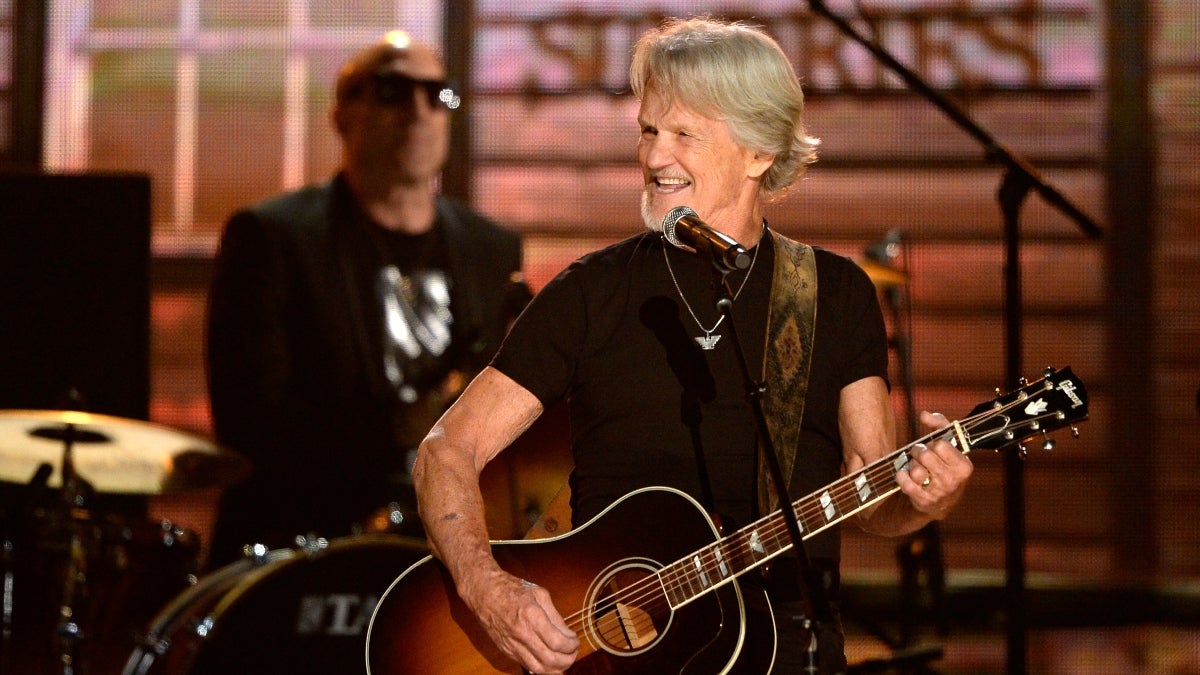 Kris Kristofferson, acteur et auteur-compositeur-interprète lauréat d'un Grammy, décède à 88 ans