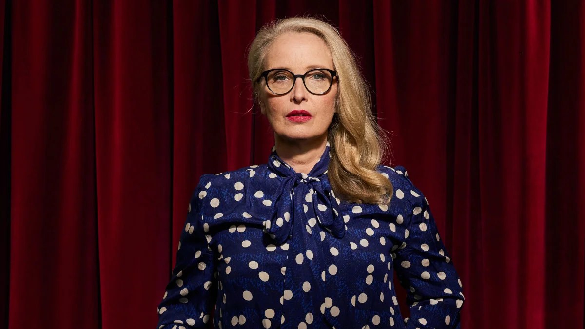 La réalisatrice de « Meet the Barbarians », Julie Delpy, explique comment elle a équilibré un ton comique avec un