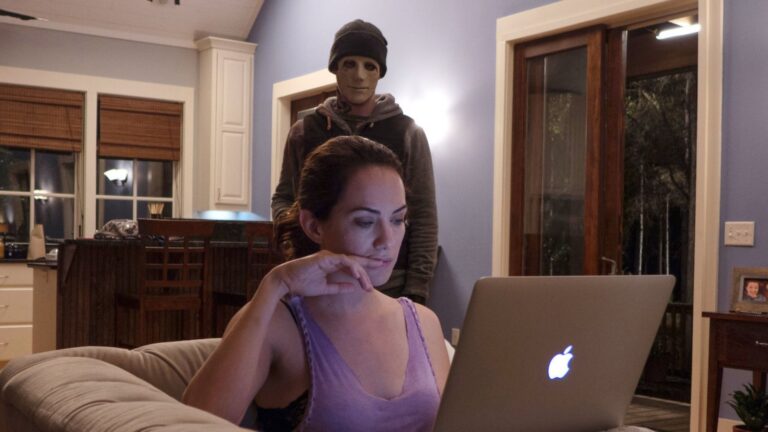 Le slasher de Mike Flanagan, Gem Hush, obtient également un support physique