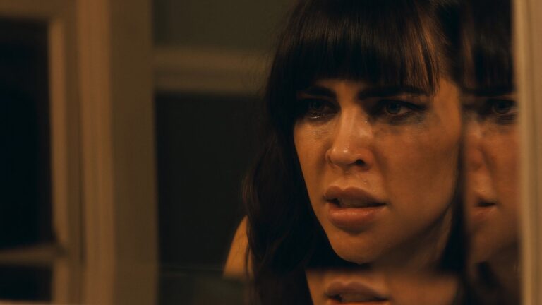 Nadine Crocker parle de Continue, le film qui récolte des fonds pour le suicide