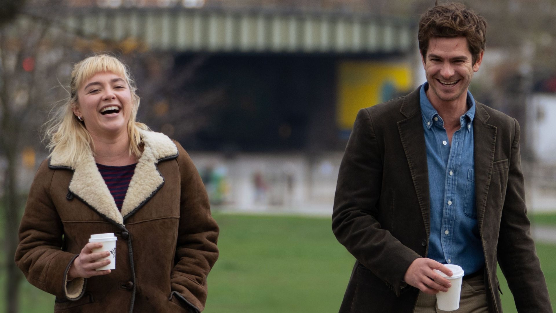 Pourquoi Florence Pugh s'est rasé la tête pour We Live in Time d'A24