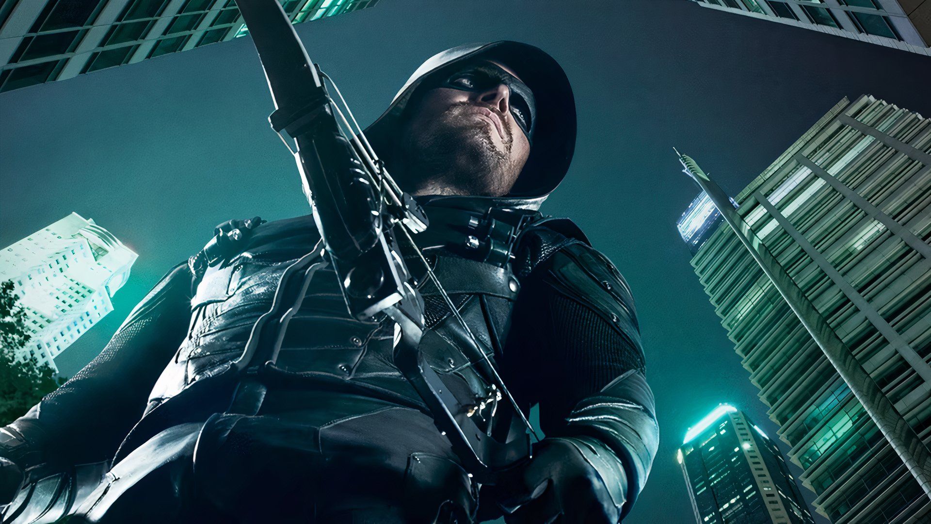 Stephen Amell, star d'Arrow, réagit à la blague de Peacemaker sur Brony