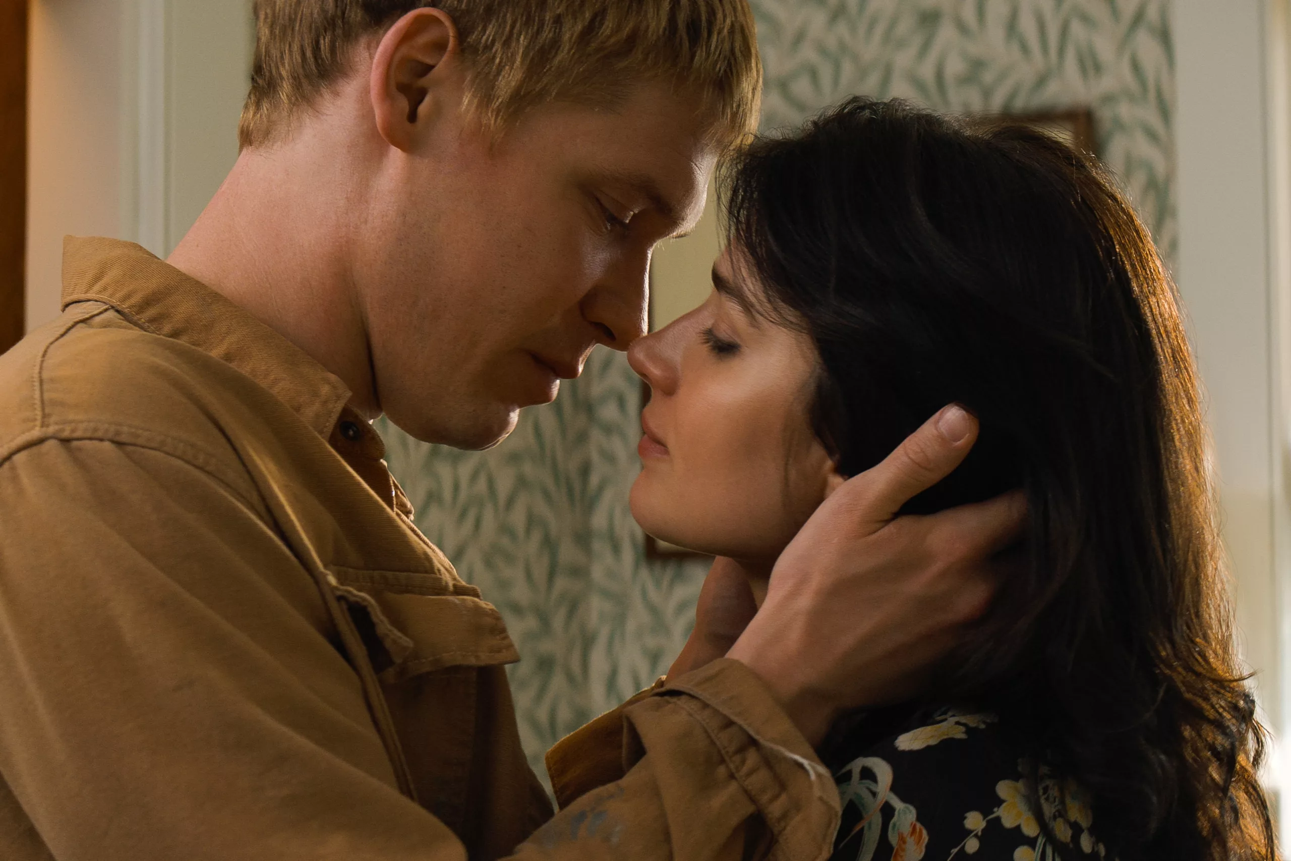 The Perfect Couple Retreads Better Shows About Bad Rich People.webp