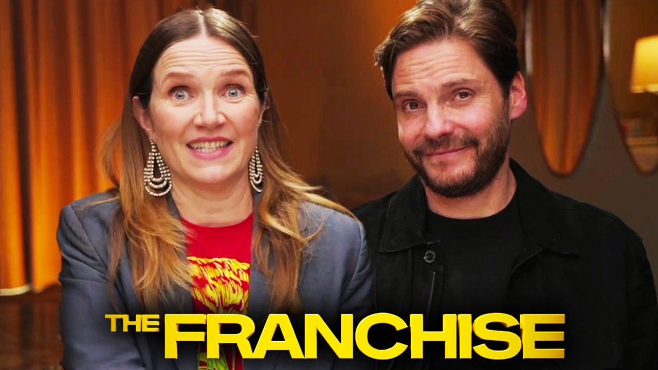 Daniel Brühl et Jessica Hynes discutent de leur collaboration sur le nouveau...