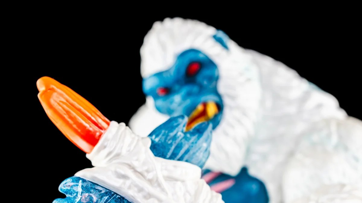 'Godzilla x Kong' devient glacial dans les nouvelles figurines Mondo | Exclusif