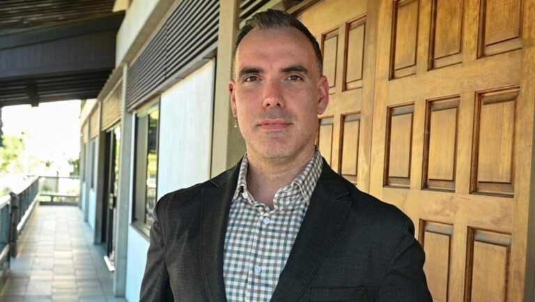L'OTAN embauche Andrew Stewart au poste de chef des communications