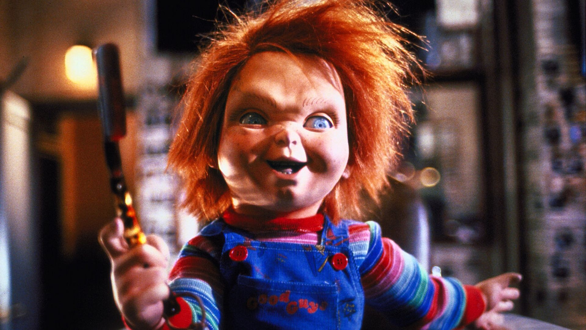 chucky wield's a sharp blade in child's play 3