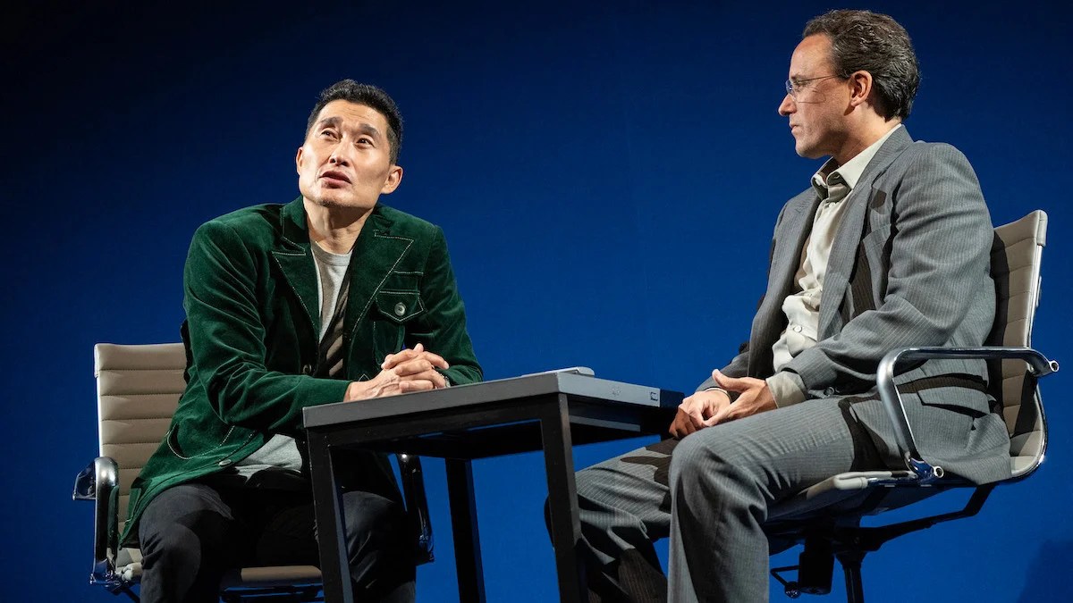 Revue de Broadway « Yellow Face » : David Henry Hwang a du mal à se renforcer