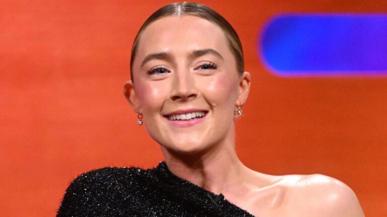 Saoirse Ronan discute du moment viral du spectacle Graham Norton