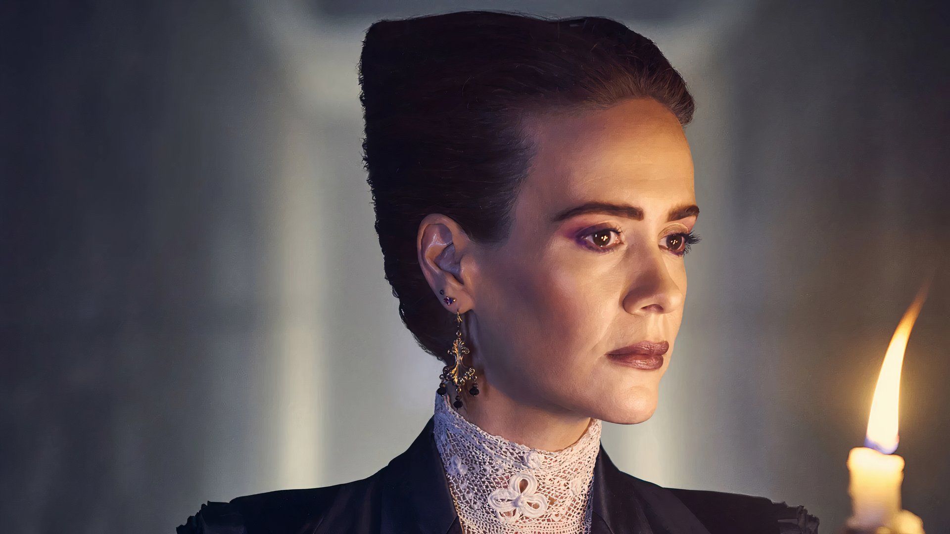Sarah Paulson, une habituée de Ryan Murphy, partage ses réflexions sur les monstres