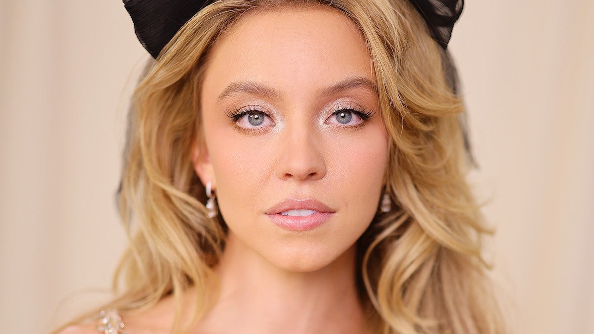 Sydney Sweeney dit que les paparazzi ont jalonné sa maison en exigeant qu'elle pose en bikini : « Ma sécurité réelle