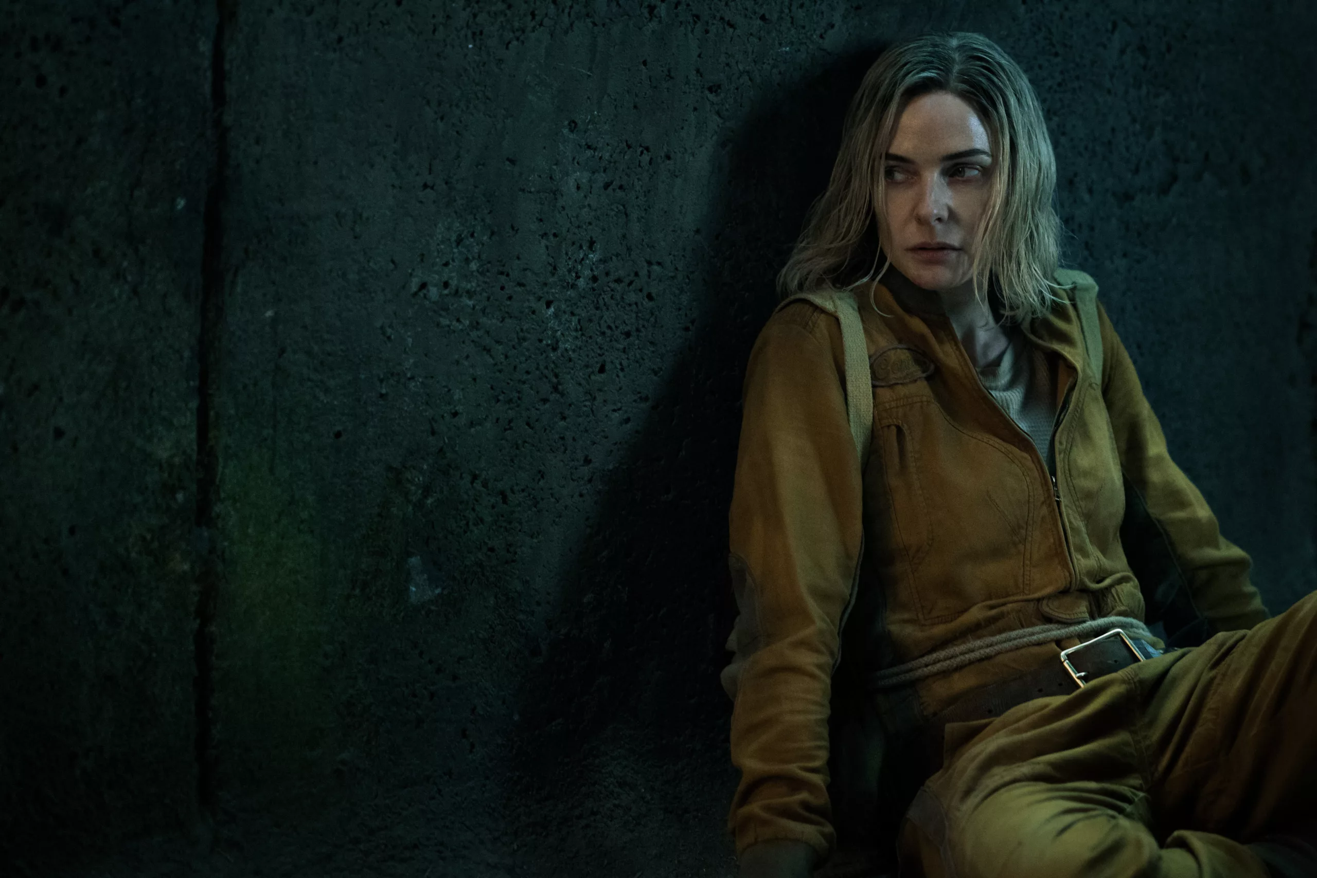 Apple TVs Silo Returns for Daring Second Season Uncategorized.webp