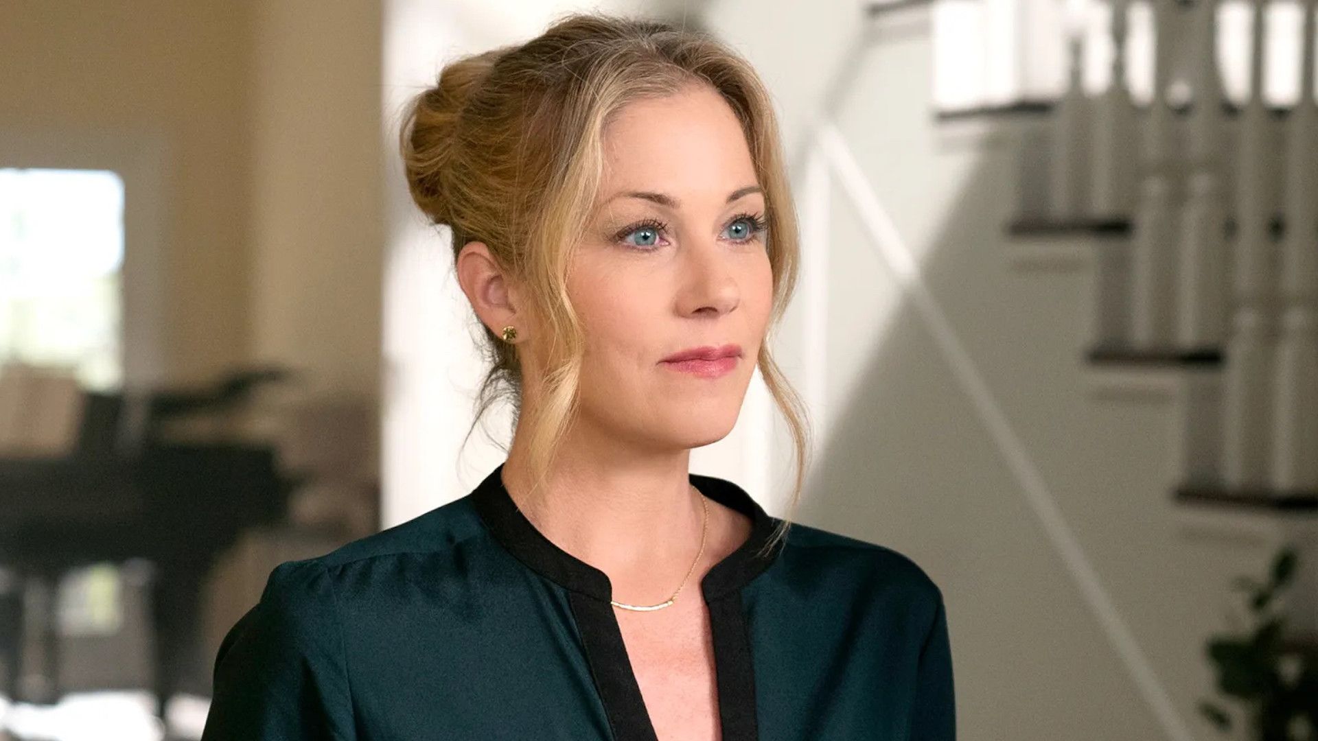 Christina Applegate s'excuse pour un échange grossier en ligne avec