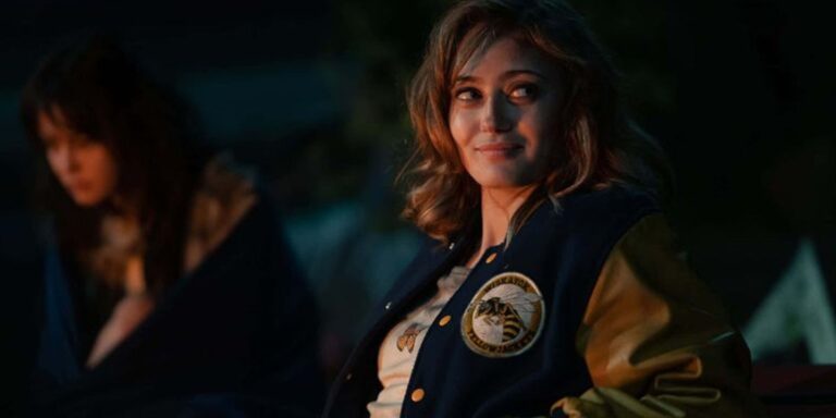 Ella Purnell explique pourquoi elle n'a pas vu l'épisode des Yellowjackets avec…
