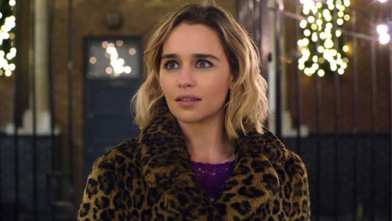 « La nuit avant Noël au pays des merveilles » d'Emilia Clarke obtient