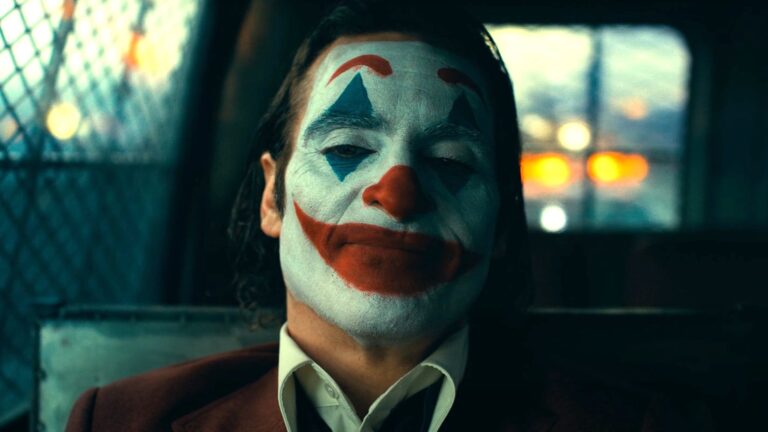 Le réalisateur de Joker 2, Todd Phillips, veut que les salles de cinéma cessent de montrer