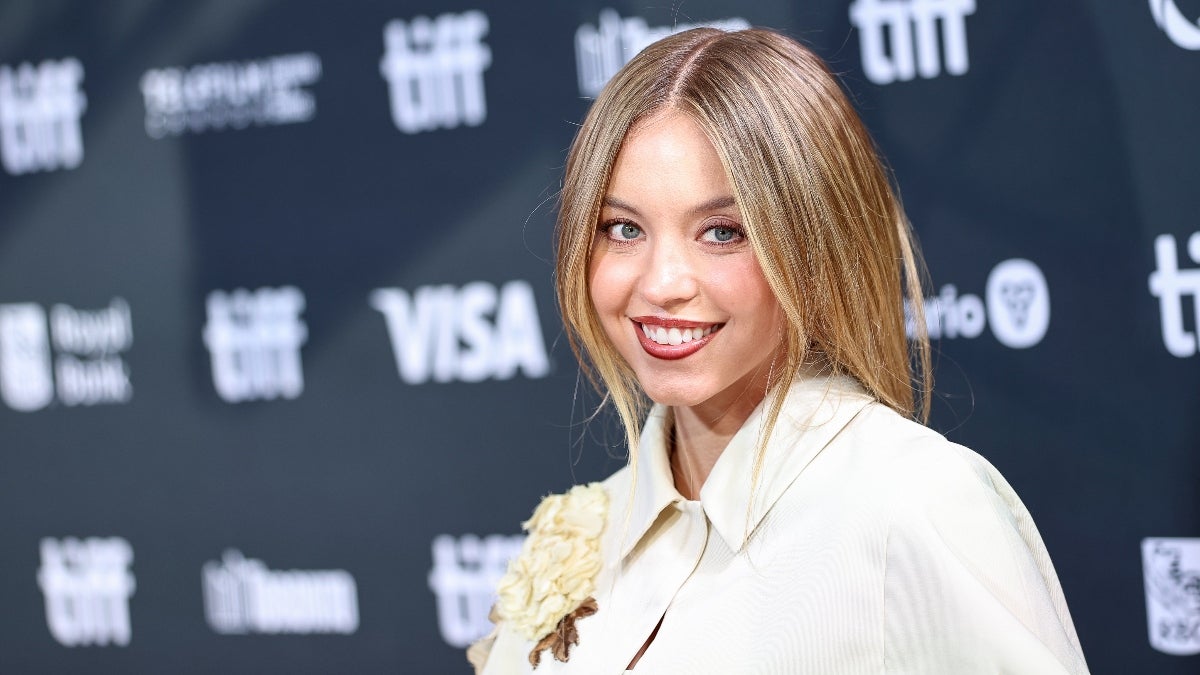 Sydney Sweeney arrête les Body Shamers avec la vidéo de formation biopic de Christy Martin
