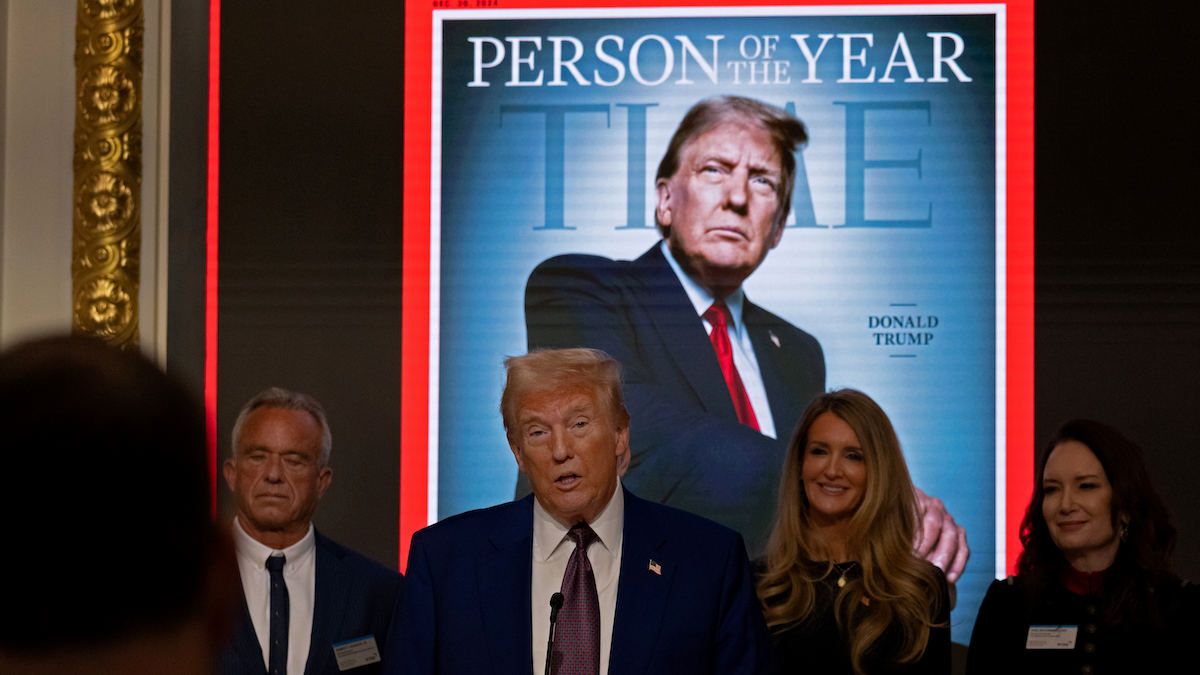 Trump affirme que les médias grand public se sont « apprivoisés » : « Ils nous aiment beaucoup mieux maintenant »