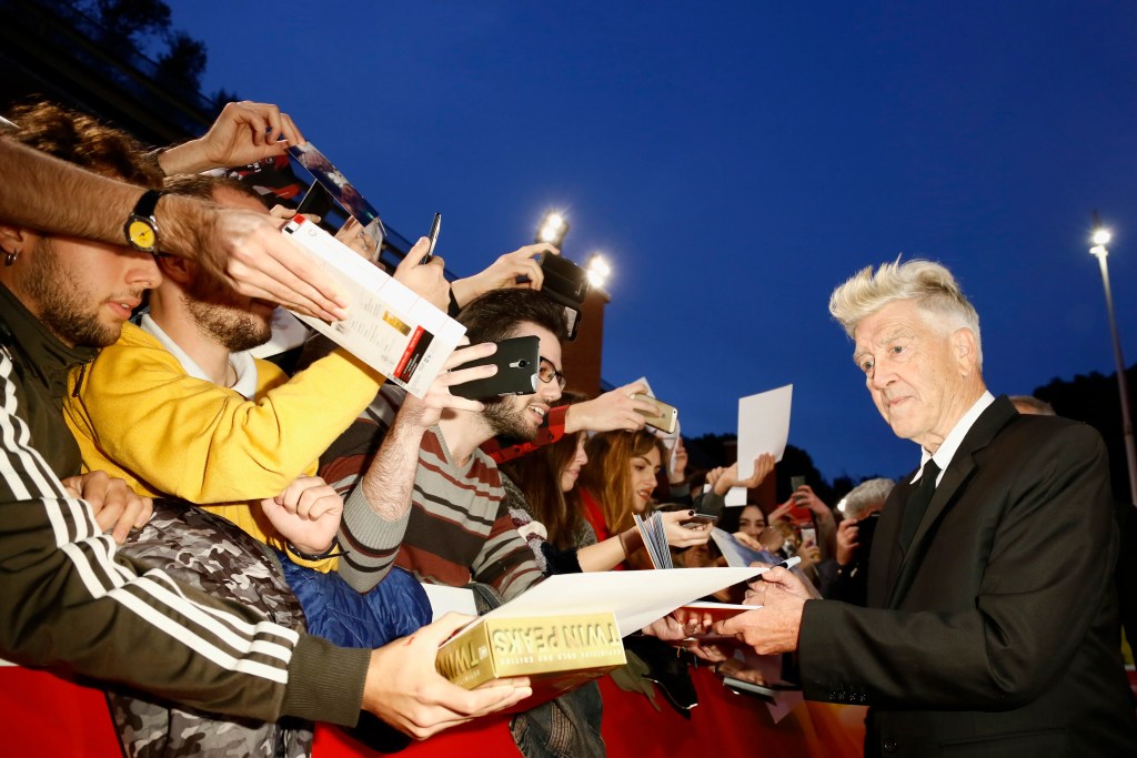 1737074215 722 David Lynch en photos Milestones avec Laura Dern Cannes