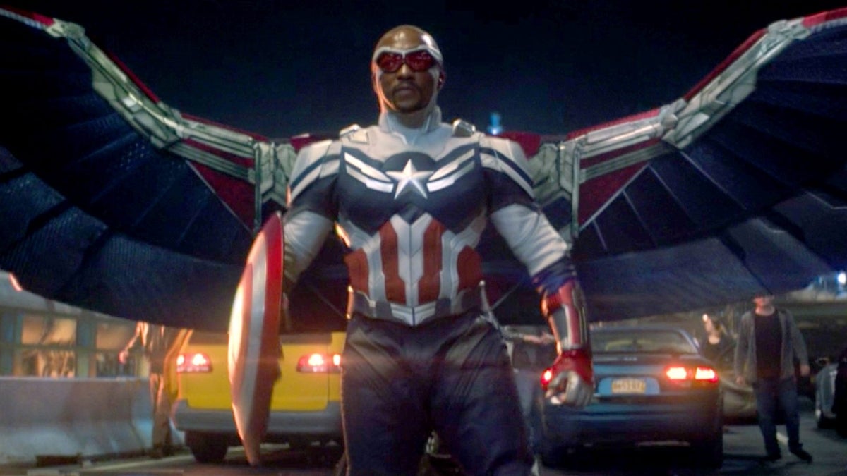 Anthony Mackie répond à la controverse de Captain America: «Je suis un fier américain»