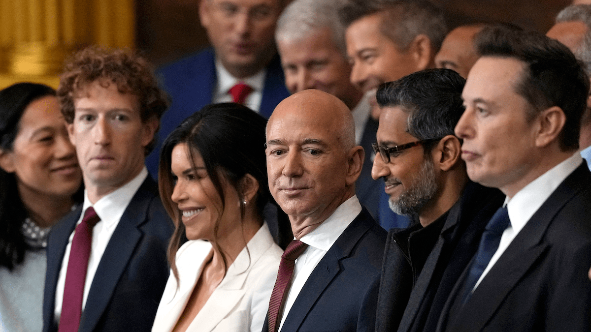 Big Tech se rend à Washington pour « embrasser l'anneau de Trump » – mais les fans de MAGA restent sceptiques
