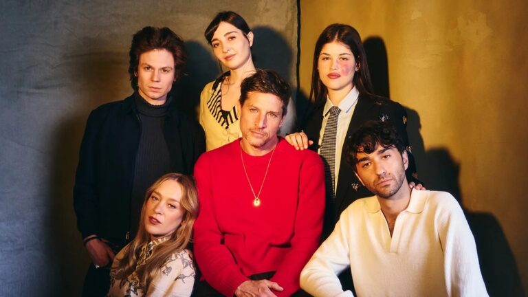 L'écrivaine-réalisatrice de la «Farm Magic», Amalia Ulman, a encouragé l'improvisation, n'a jamais éteint son appareil photo pour les médias