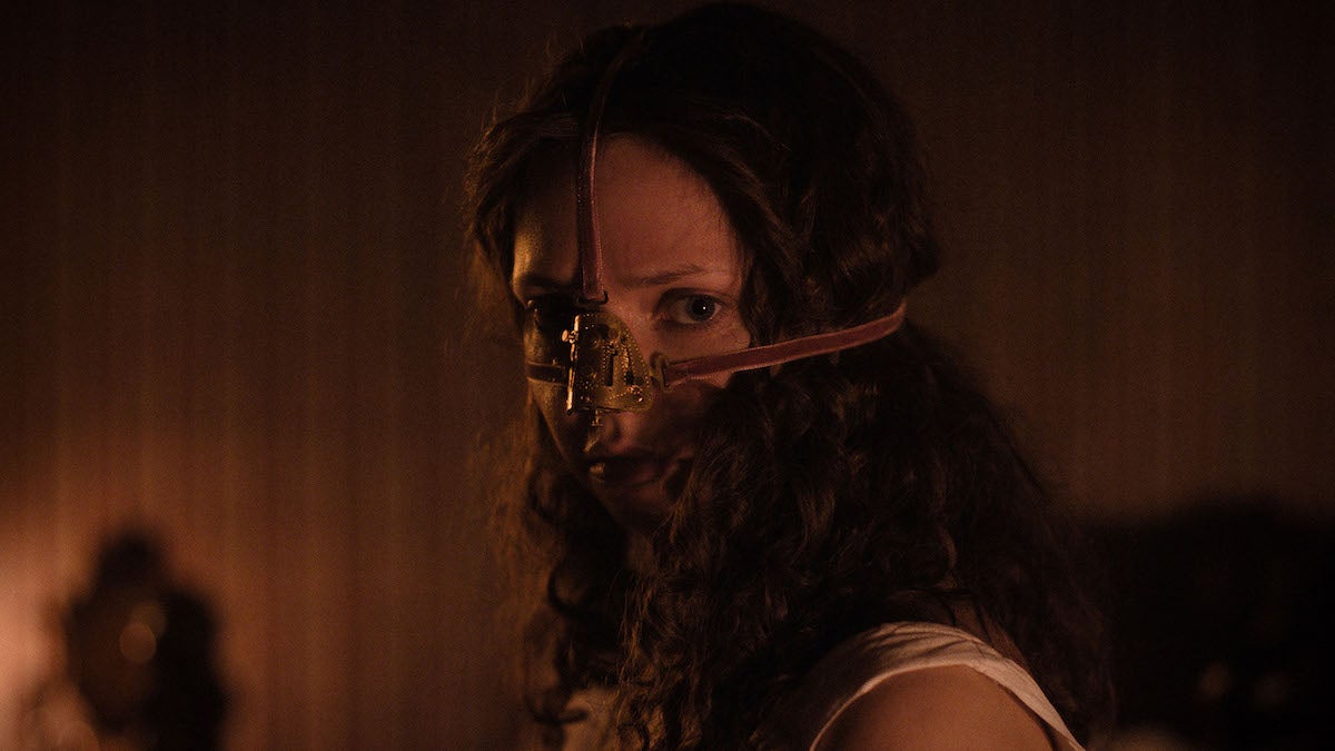 Revue 'The Ugly Stepsorend' ': Mangez votre cœur Cendrillon, cette horreur frissante est la Bloody Belle