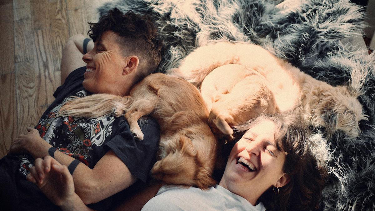Revue 'Ve See Me in the Good Light': les poètes queer sont confrontés au cancer avec