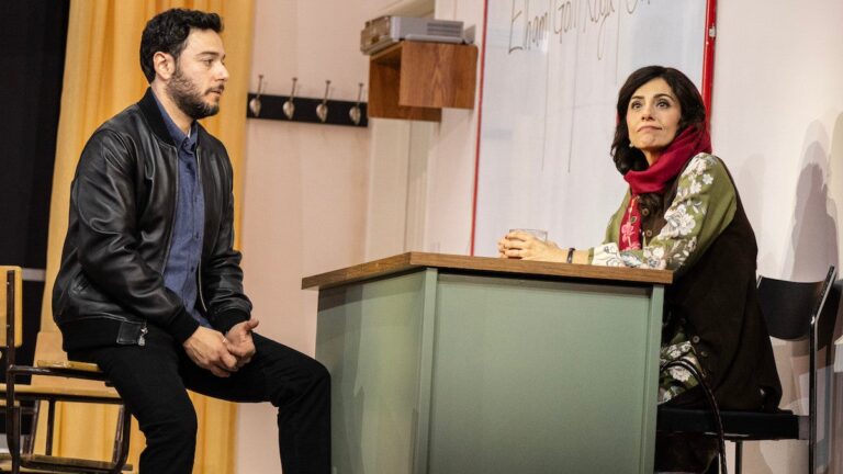 Revue de Broadway 'Broadway: quelque chose se perd dans la traduction