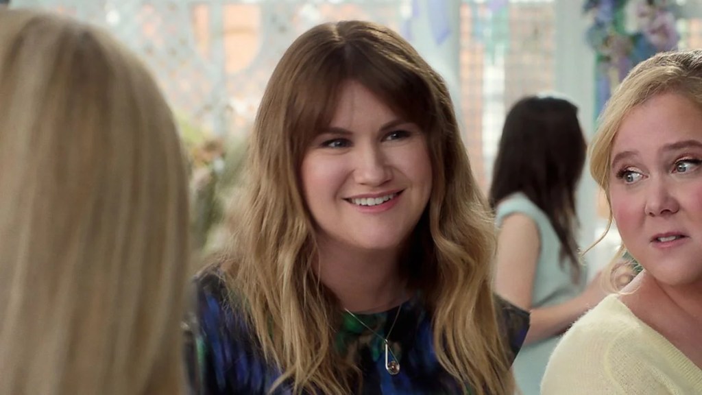 Jillian Bell dans "Kinda Enceinte" (Netflix)