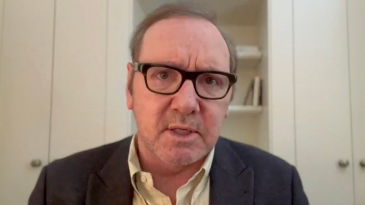 Kevin Spacey nie cibler Guy Pearce après l'accusation «LA Confidential»: «Vous n'êtes pas un