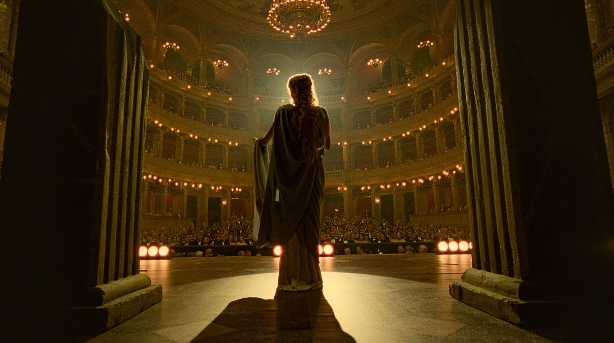 `` Maria '' remporte le meilleur prix de l'American Society of Cinematographers