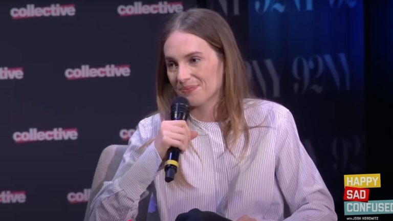 Maya Hawke se souvient d'un producteur anonyme lui disant qu'elle a l'air «plus jolie avec ma bouche fermée» |