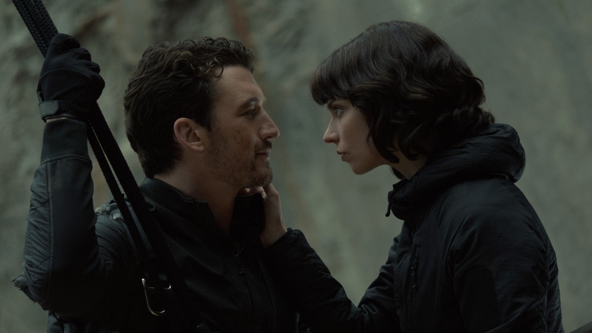 Revue 'The Gorge': Miles Teller et Anya Taylor-joy dirigent le romantique