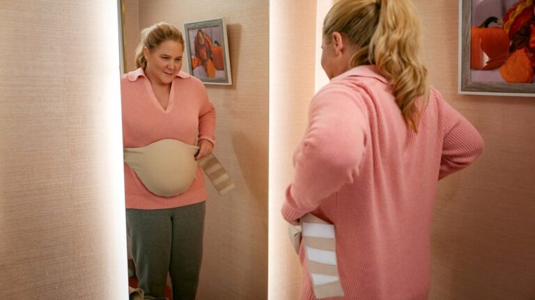 Revue «un peu enceinte»: la fausse rom-com d'Amy Schumer est un peu