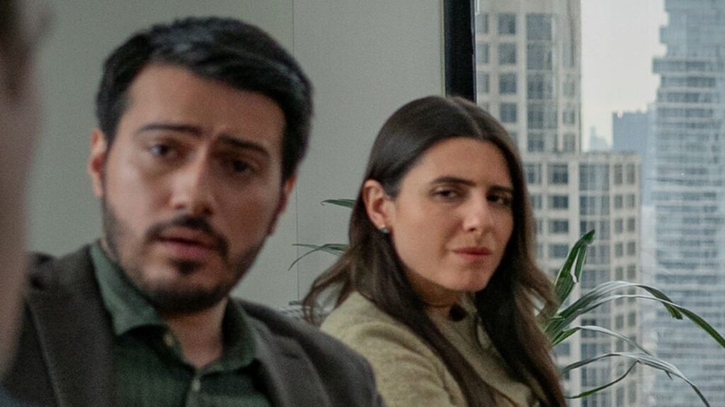 Dario Ladani Sanchez comme Lucas dans la liste de vie. Cr. Nicole Rivelli / Netflix