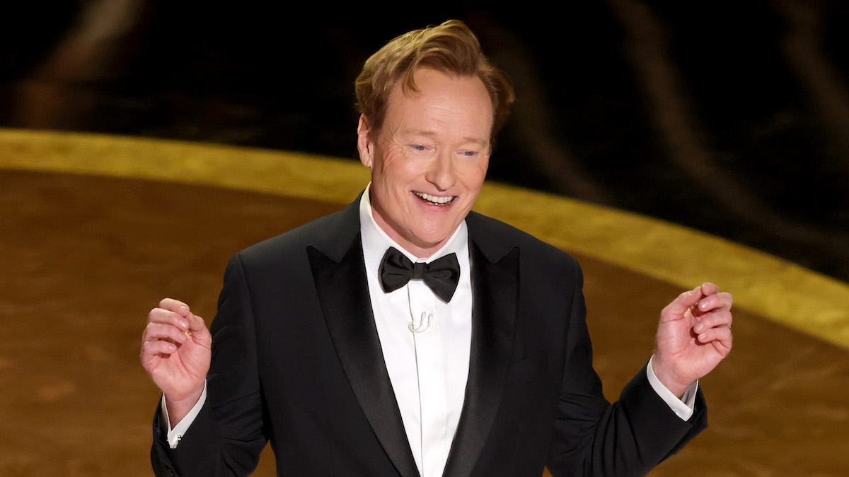 Conan O'Brien admet qu'il n'a pas écrit la blague des Oscars sur Drake: `` Je ne suis pas si bien versé dans le rap