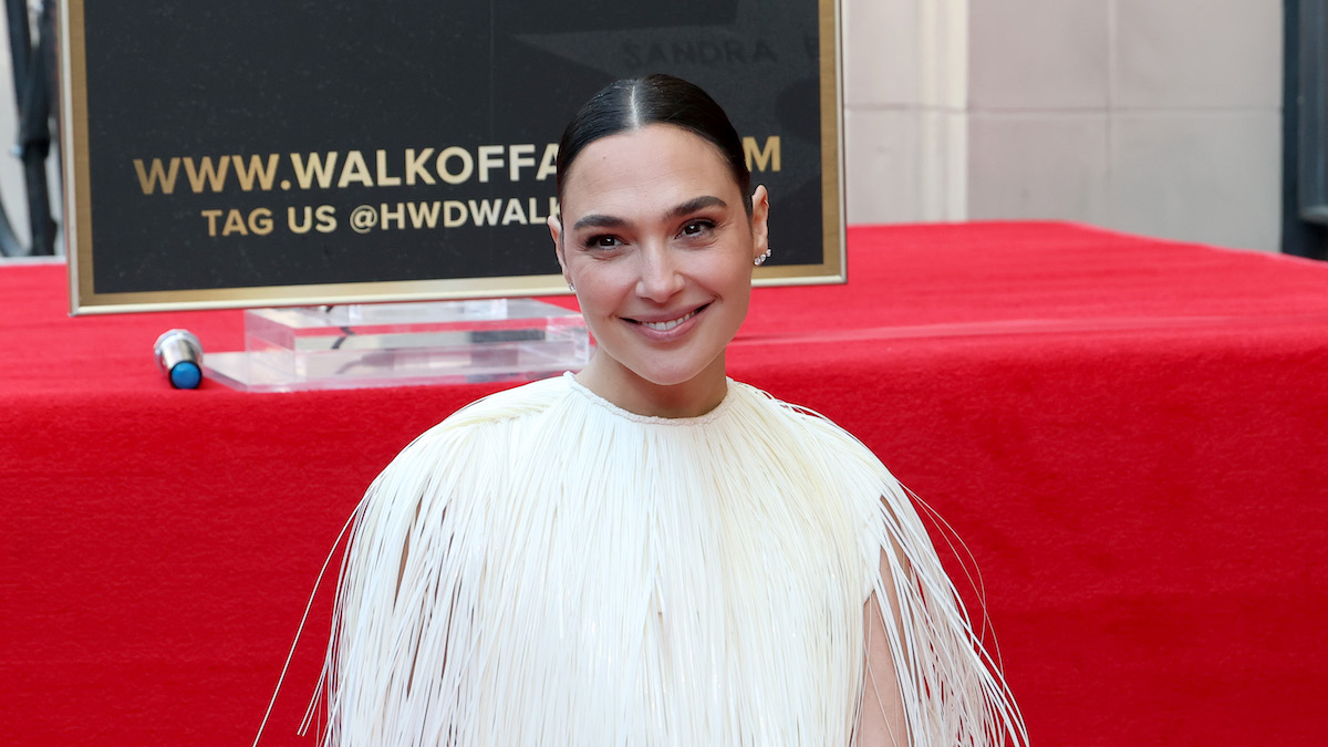 Les manifestants pro-palestine et -israël s'affrontent à Gal Gadot Hollywood Walk of Fame Cérémonie | Vidéo