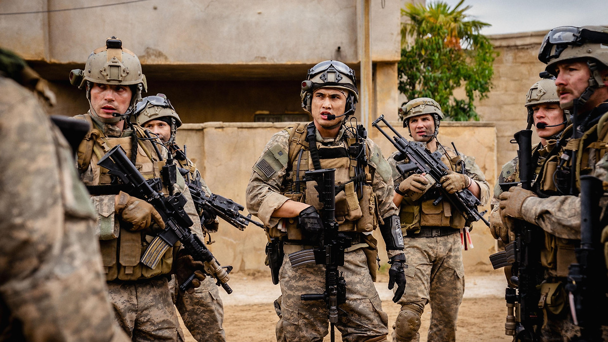 Comment les réalisateurs de «Warfare» Alex Garland et Ray Mendoza ont fait un film de guerre basé sur des souvenirs