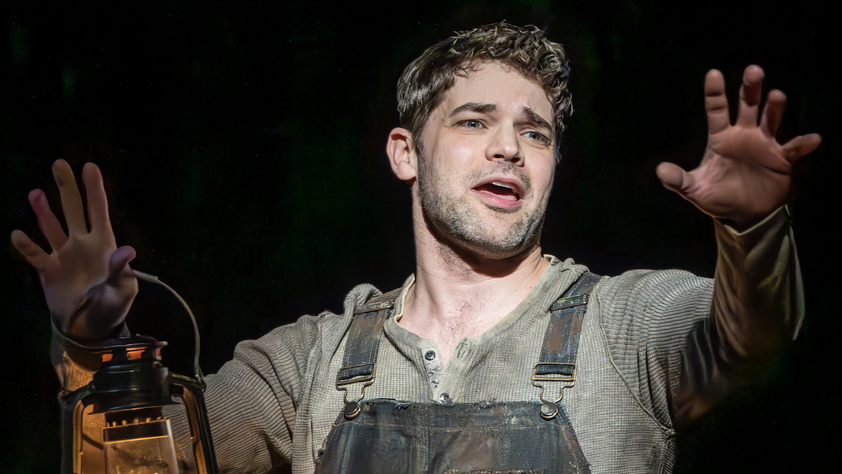 Revue de Broadway 'Floyd Collins: Jeremy Jordan plane pendant son