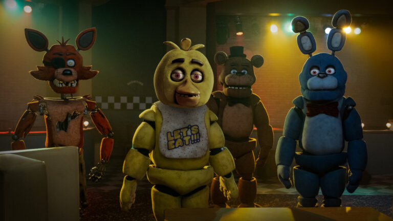 «  Cinq nuits à Freddy's 2 '': Freddy Fazbear est de retour et terrorisant Josh Hutcherson dans Murderous