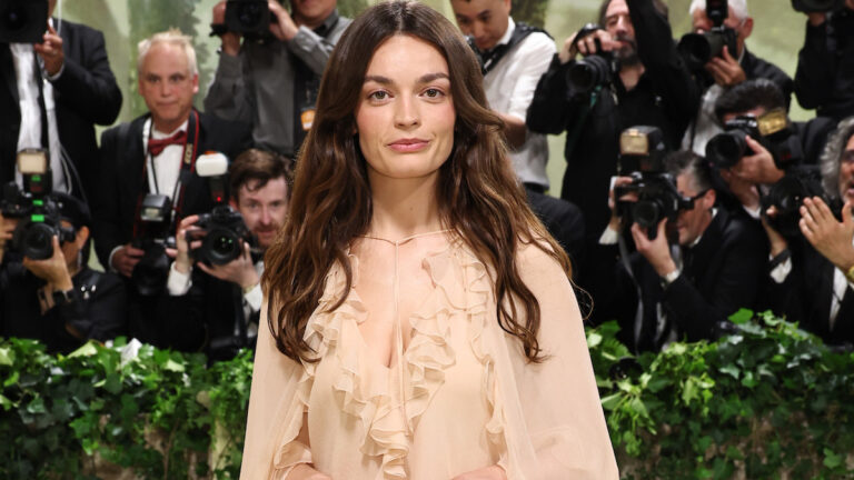 Emma Mackey rejoint «Narnia» de Greta Gerwig en tant que sorcière blanche