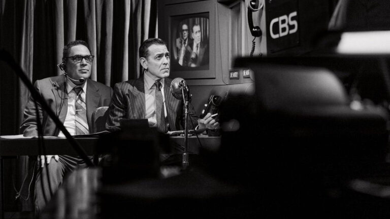 Good Night et Good Luck 'Broadway Review: George Clooney prend