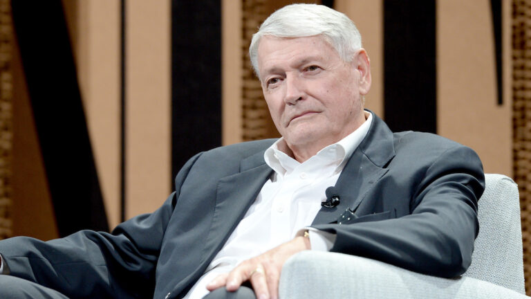 John Malone de WBD nommé président émérite, ne demandera pas la réélection du conseil d'administration